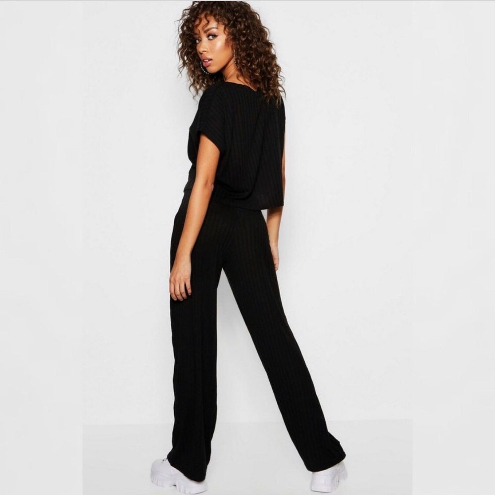 SOLD NWT || BooHoo Ribbed Co-Ord Set - Picture 2 of 3